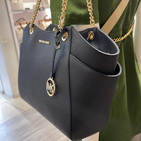 Michael Kors MICHAEL KORS
Jet Set Large Saffiano Leather Shoulder Tote Bag
NWT - Picture 7 of 16